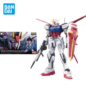 Bandai Оригинален Комплект Модели Gundam Аниме Фигурка RG 1/144 AILE STRIKE GUNDAM Фигурки, Играчки Събират Подаръци за Деца